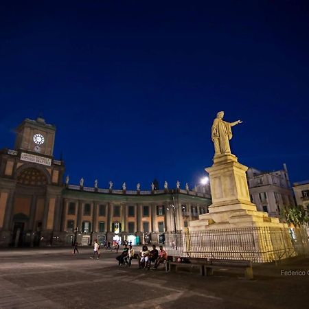 Casetta Soriano - Piazza Dante Neapel Exterior foto